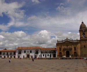 Plaza de Bolívar. Fuente: Panoramio.com por Mario A. Castro R. 